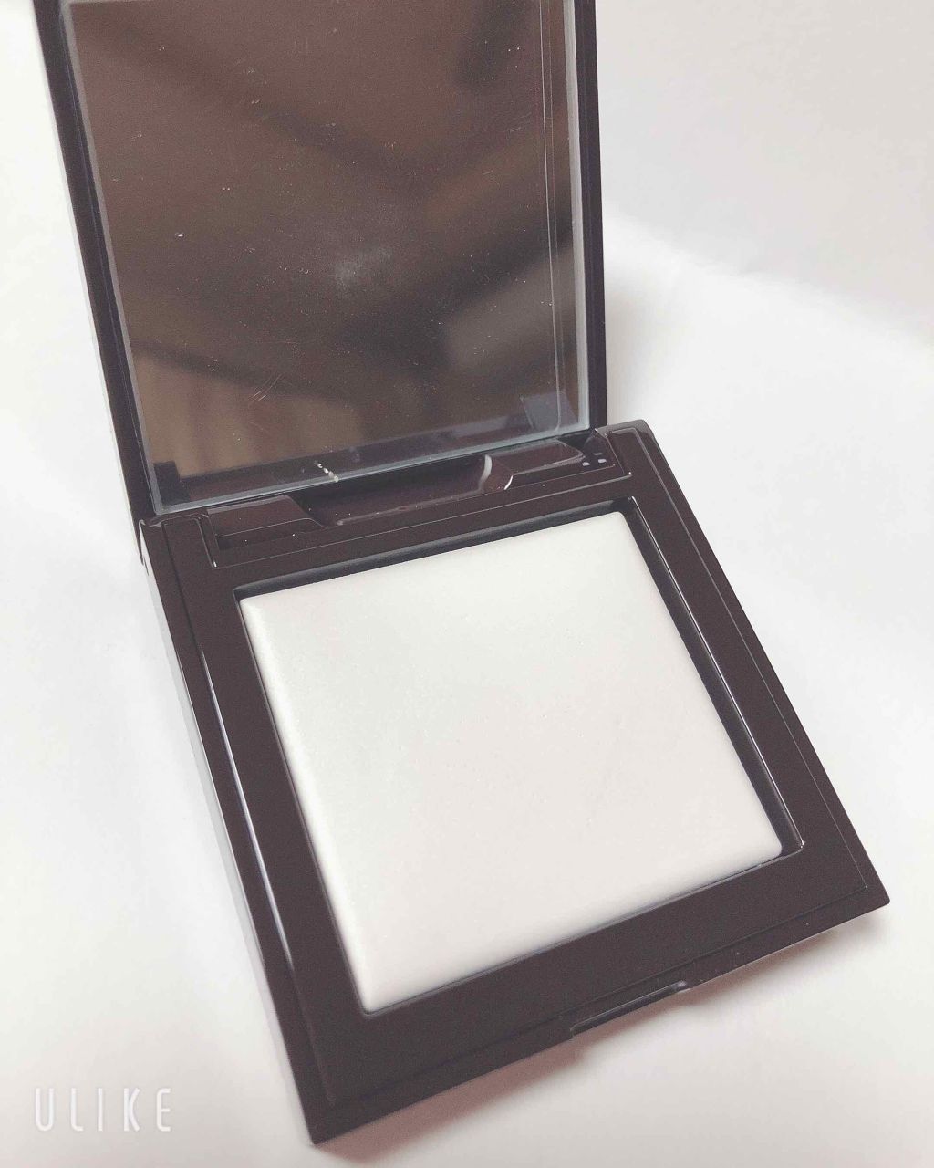 シークレット ブラーリング パウダー フォー アンダー アイズ/ローラ メルシエ/プレストパウダーを使ったクチコミ(2枚目)