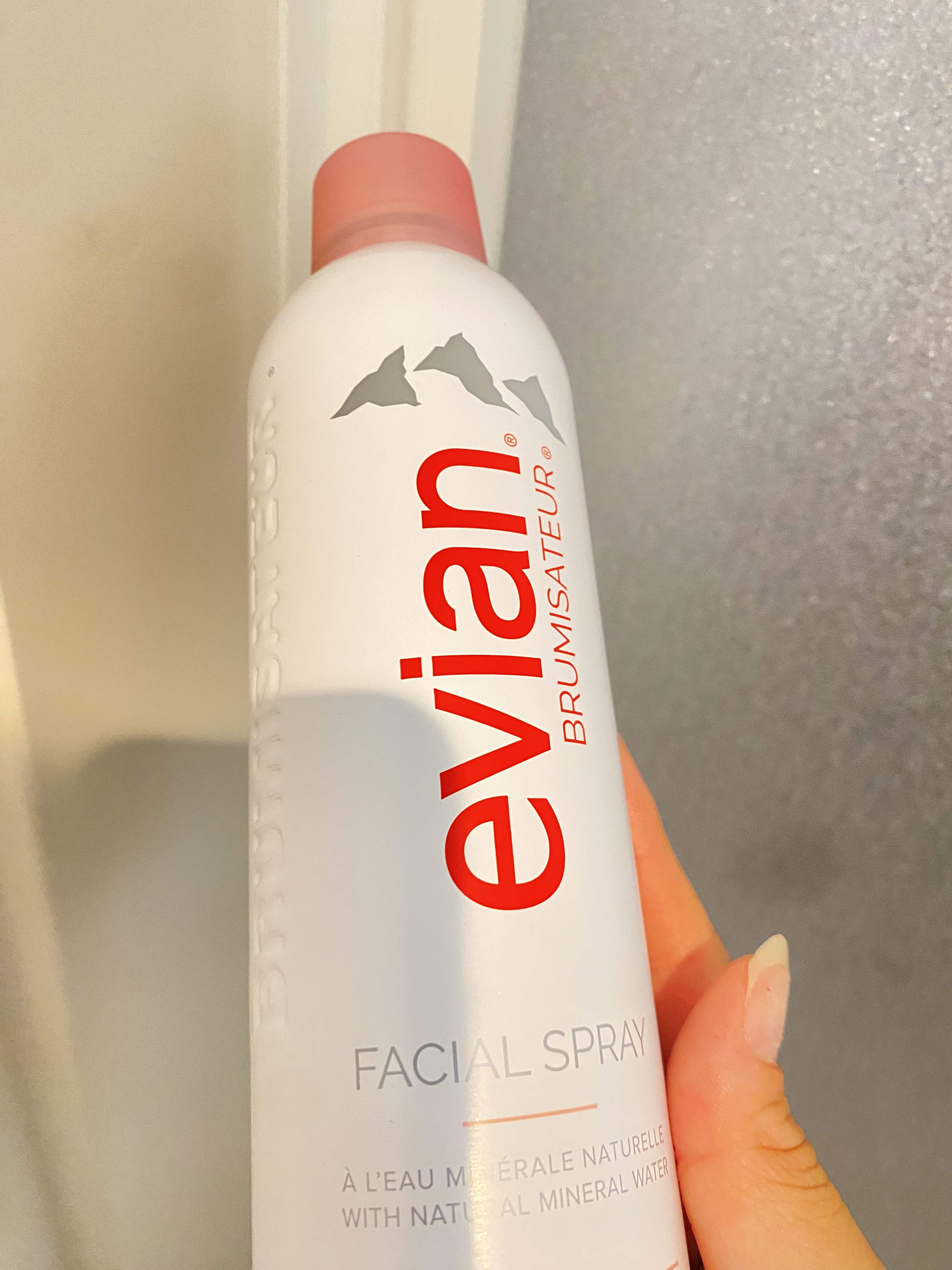フェイシャルスプレー/エビアン/ミスト状化粧水を使ったクチコミ（1枚目）