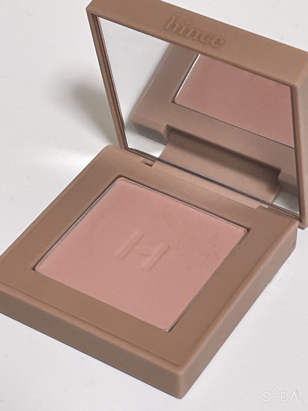 ニューデップスアイシャドウ/hince/単色アイシャドウを使ったクチコミ(1枚目)