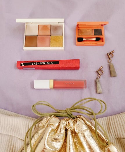 トーン ペタル エッセンス カラー バター/to/one/リップグロスを使ったクチコミ(2枚目)