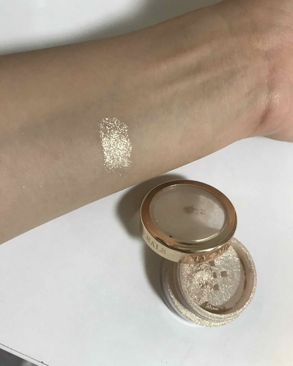 ハイライト ゴールド/ONLY MINERALS/パウダーハイライトを使ったクチコミ(2枚目)