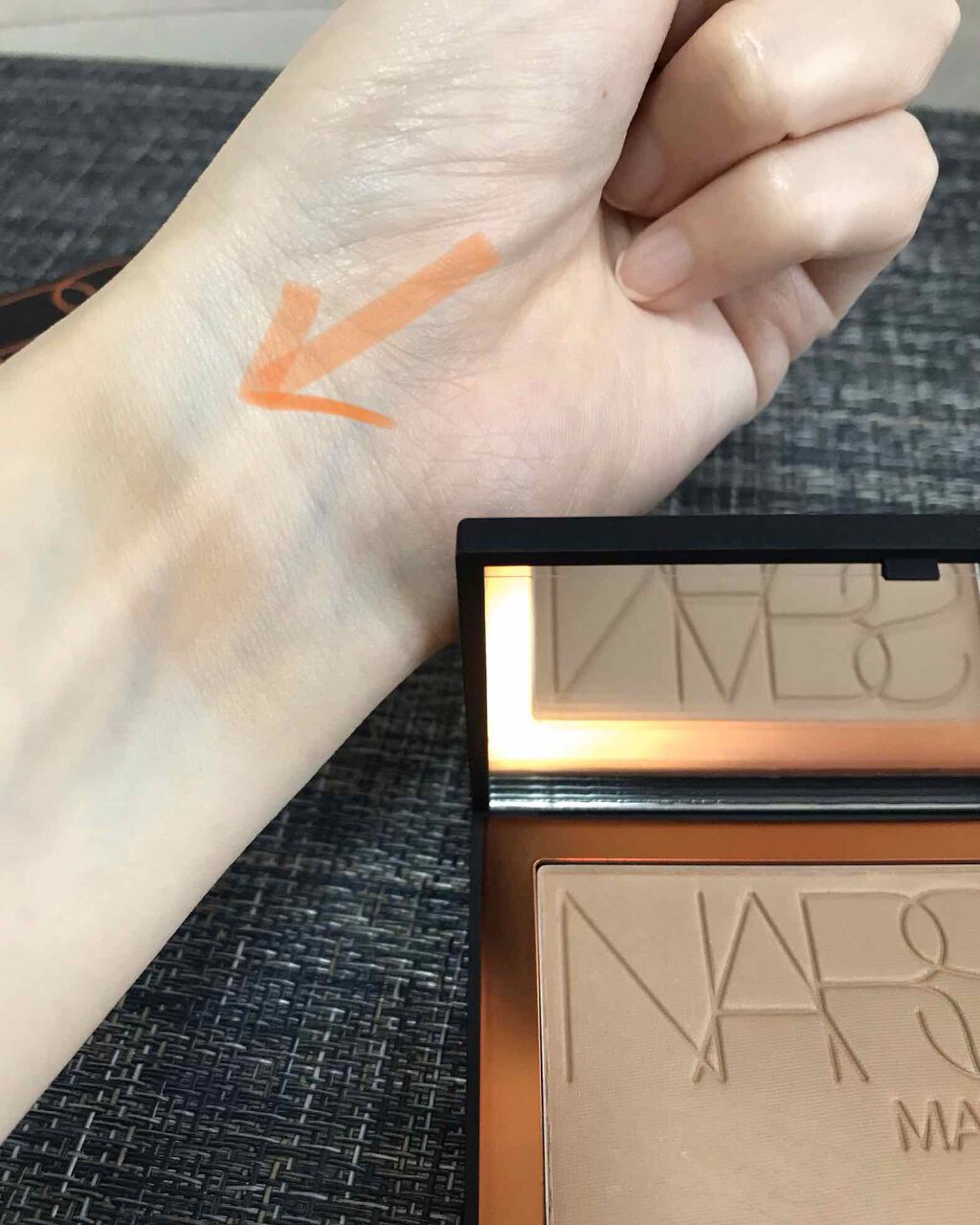 マットブロンズパウダー/NARS/パウダーチークを使ったクチコミ(2枚目)