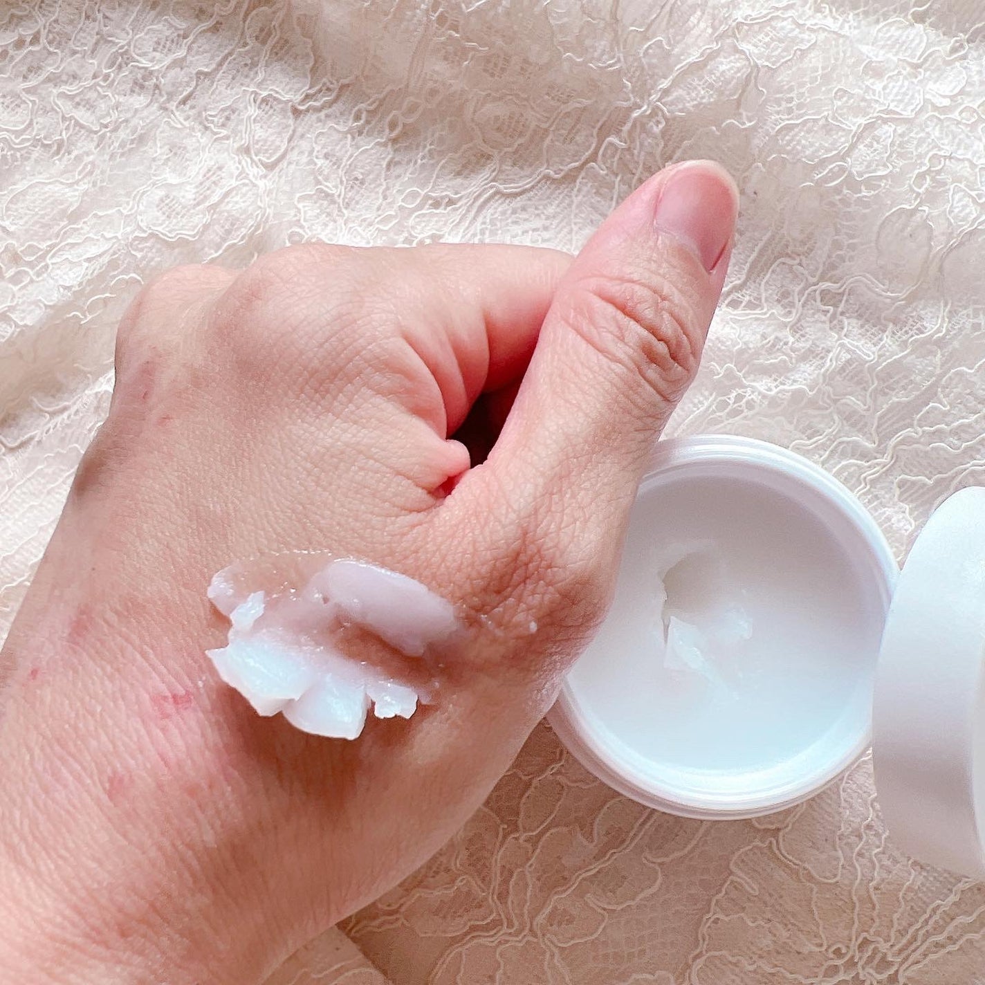 センシティブ シールドバリア オイルクリーム/iniks/フェイスクリームを使ったクチコミ(4枚目)