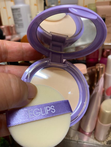ブラーパウダーパクト ラベンダーエディション 23号/EGLIPS/化粧下地を使ったクチコミ(5枚目)