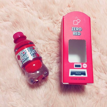 ETUDE HOUSE     soft drink tint♥️
RD301《ZERO RED》💋

エチュード様の夏の新作と聞き、買わないわけにはいかず……。
赤リップばかり溜まっていくのは承知の上