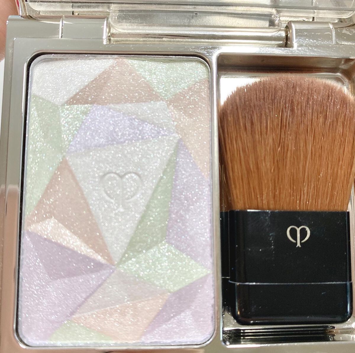 ル・レオスールデクラ /クレ・ド・ポー ボーテ/パウダーハイライトを使ったクチコミ(2枚目)