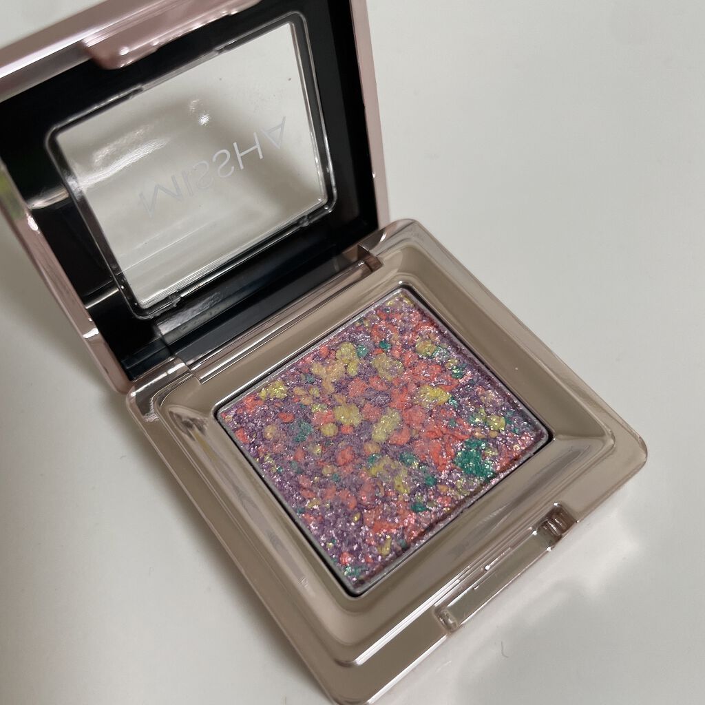 グリッタープリズム シャドウ GVL01 ラベンダープリズム/MISSHA/グリッターを使ったクチコミ（2枚目）