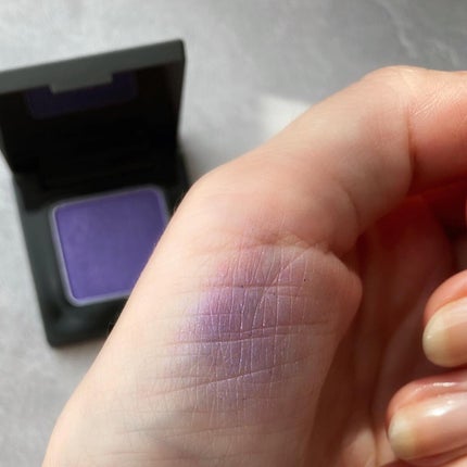 OSAJI ニュアンス アイシャドウのクチコミ「d13 Gyakusetsu〈逆説〉
2022SSの新色から選んだ一色。
紫陽花みたいなく.....」(2枚目)