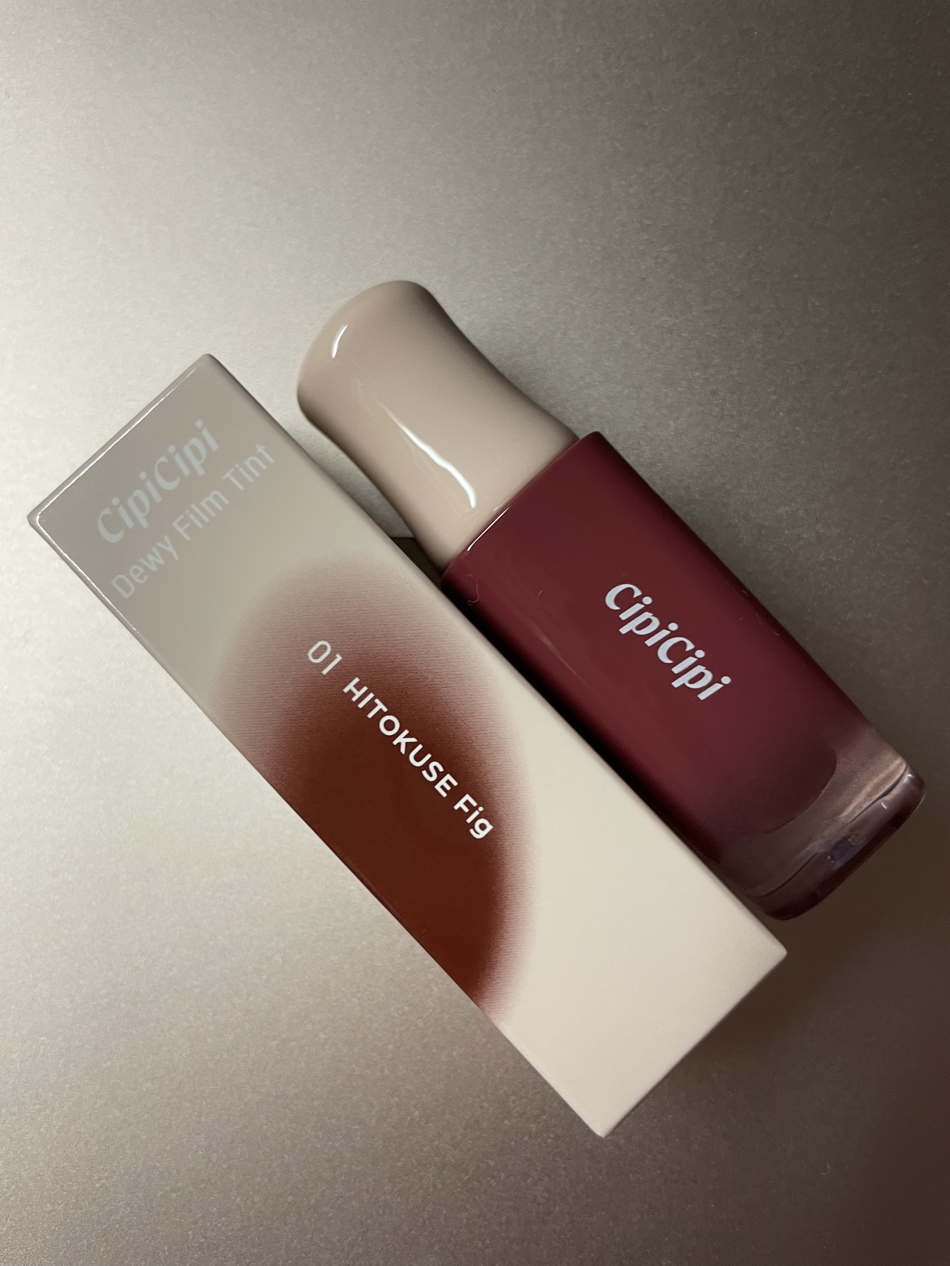 デューイフィルムティント 01 ひとくせフィグ/CipiCipi/リップティントを使ったクチコミ（1枚目）