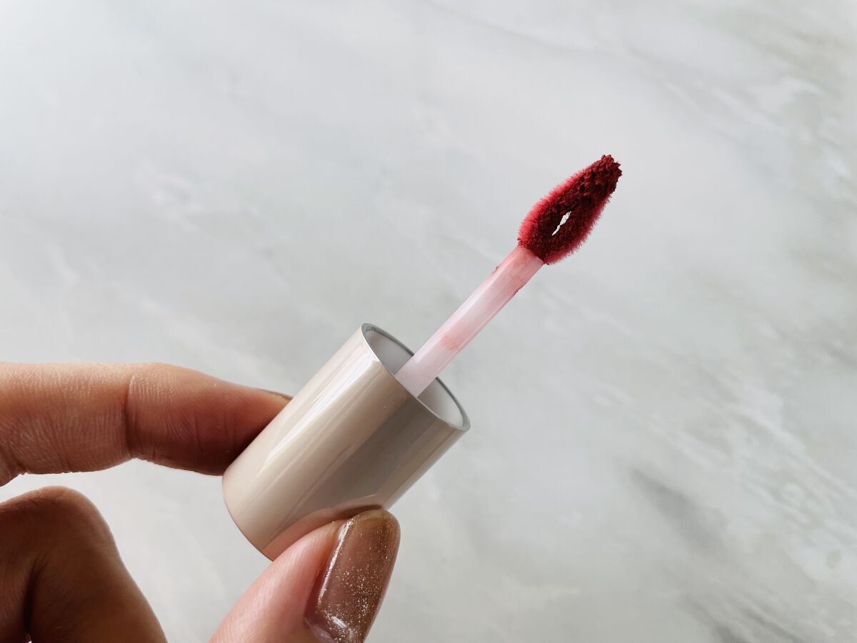 カスタマイズエアリーリップマッド W1 ポルカドットピーチ/INTO U/口紅を使ったクチコミ（2枚目）