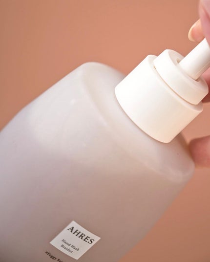 アーレス ハンドウォッシュ ブラッシャー #フォギーサンセットのクチコミ「『AHRES(アーレス)』のスクラブ入りのハンドウォッシュを使い始めてみました。
これ、香り.....」(3枚目)