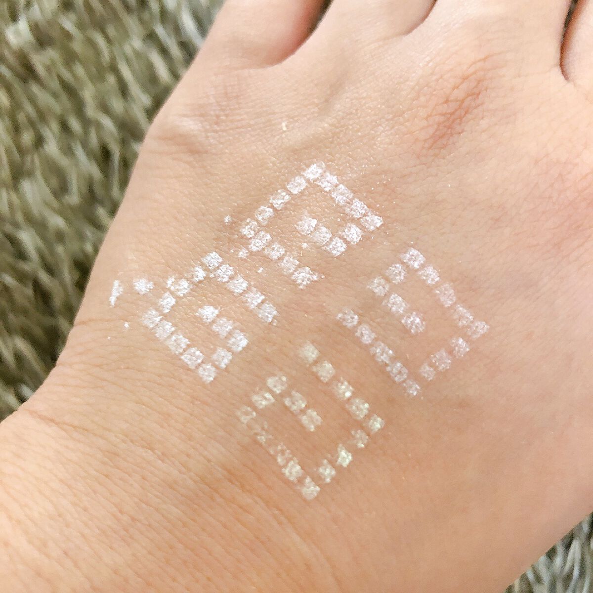 プリズム・リーブル/GIVENCHY/ルースパウダーを使ったクチコミ（3枚目）