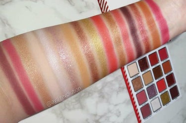 Kylie Cosmetics クリスマスホリデーコレクションのクチコミ「Kylie Cosmetics
DEAR SANTA,

この色味はズルい、欲しくなっちゃう😍.....」（3枚目）