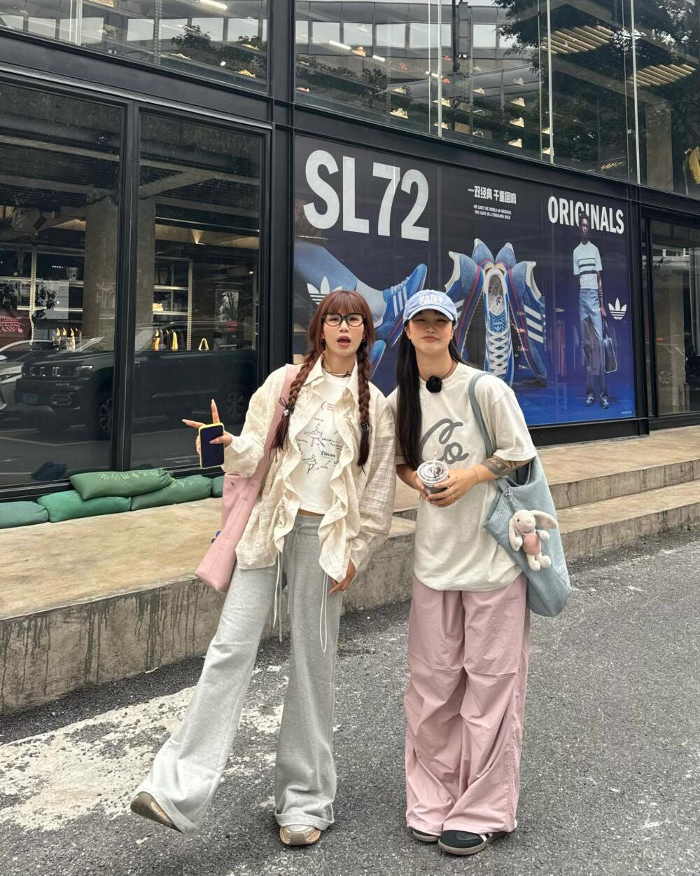 ひとみ on LIPS 「即座に応える友情はとても幸せです#コーデ#韓国雑貨#韓国ファッ..」(4枚目)