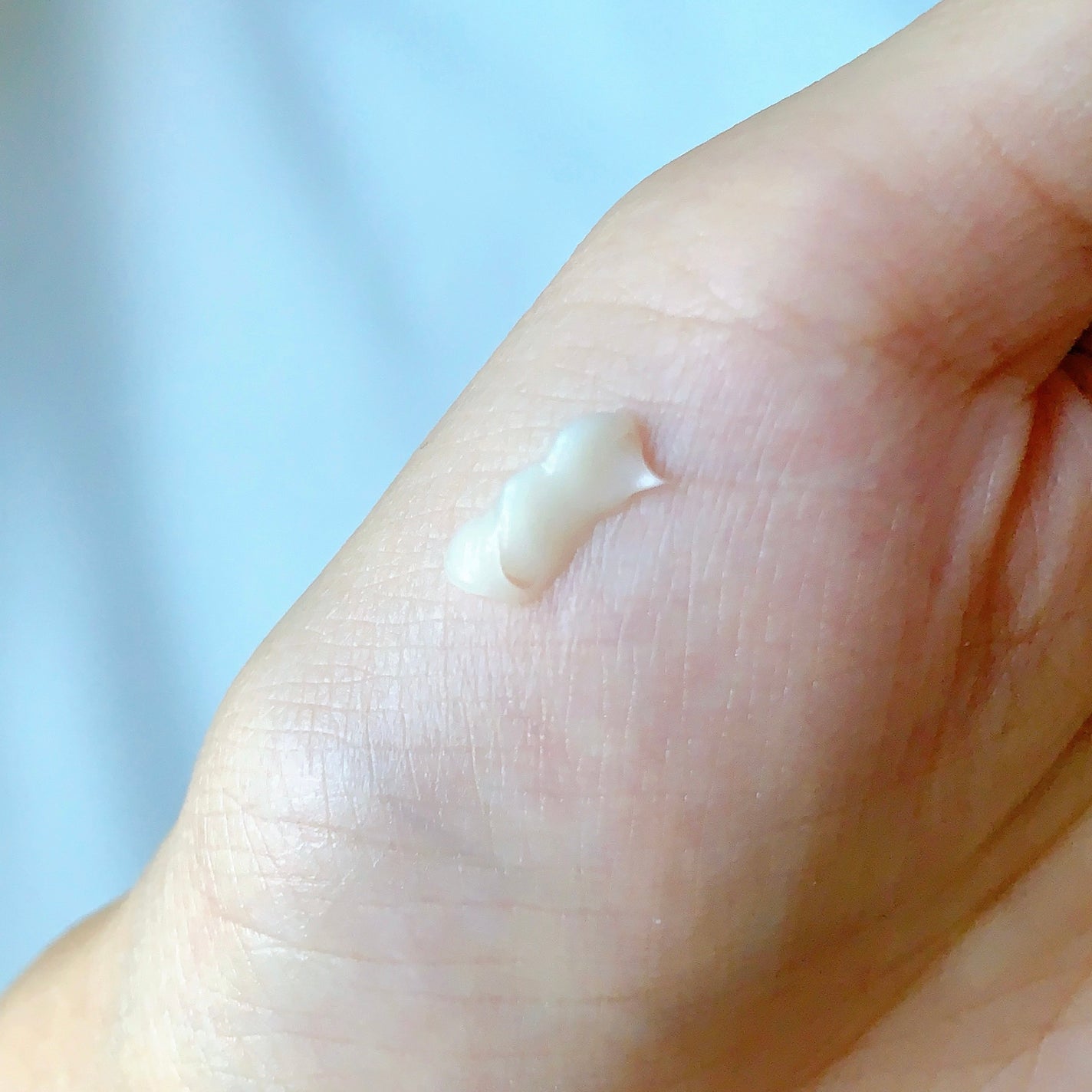 ディープリフティングアイクリーム/MEDICUBE/その他スキンケアを使ったクチコミ(2枚目)