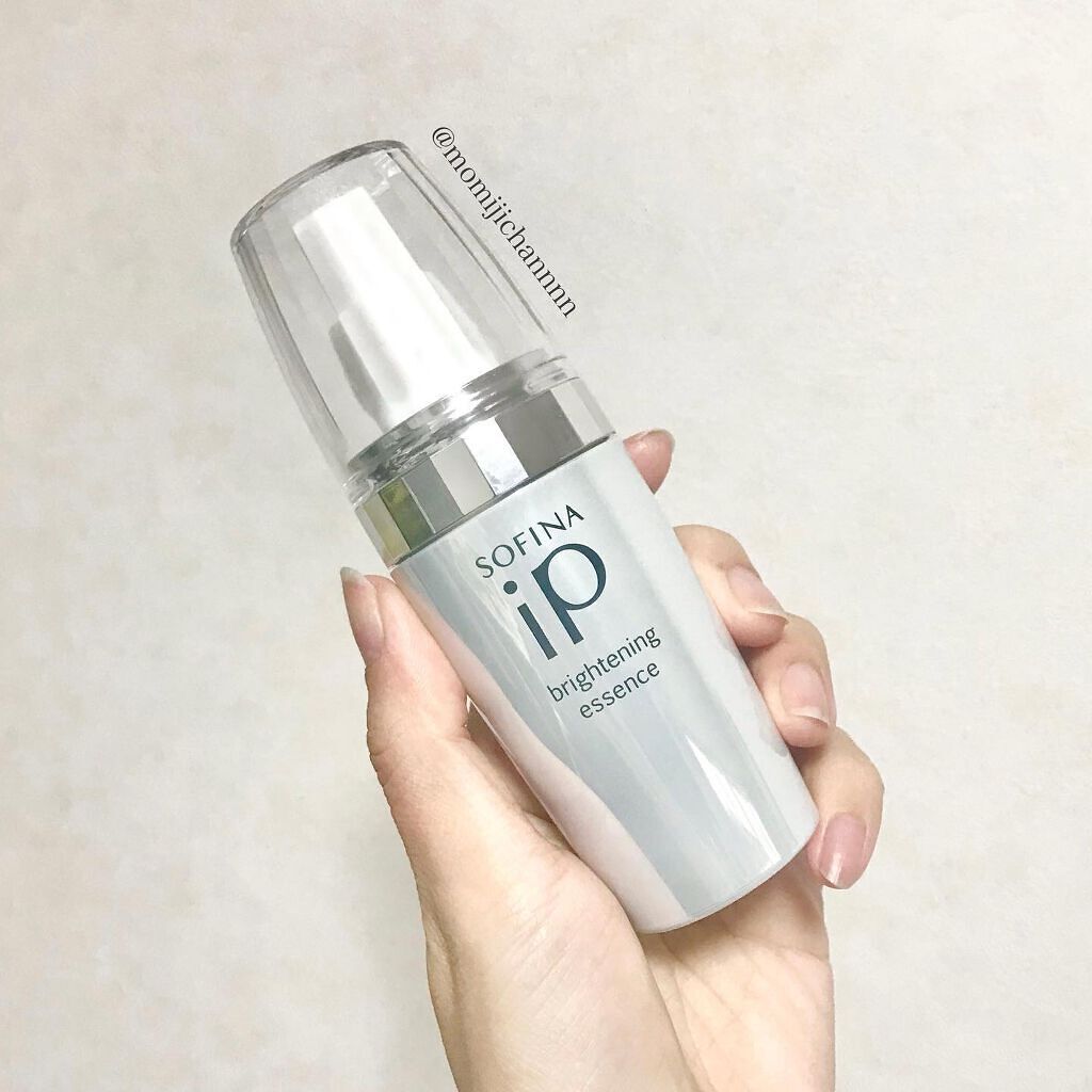 3/12に発売されたばかりの薬用美白美容液💐

有効成分カモミラETがメラニンの生成を抑えてシミそばかすを防ぐから、くすみが気になる肌におすすめ✨
コクのあるクリーム状テクスチャーなのにベタつきにくく、朝のスキンケアにも使いやすかったです