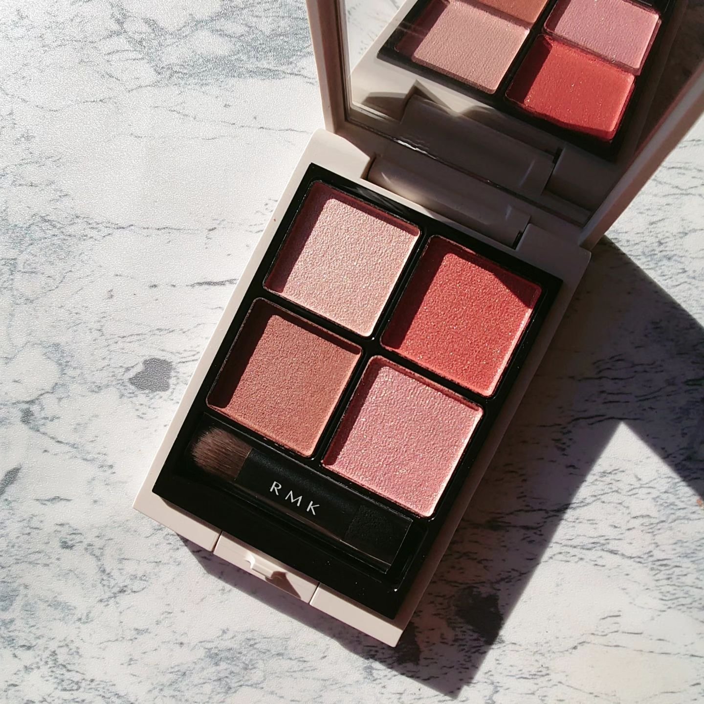 RMK シンクロマティック アイシャドウパレット/RMK/アイシャドウパレットを使ったクチコミ（2枚目）