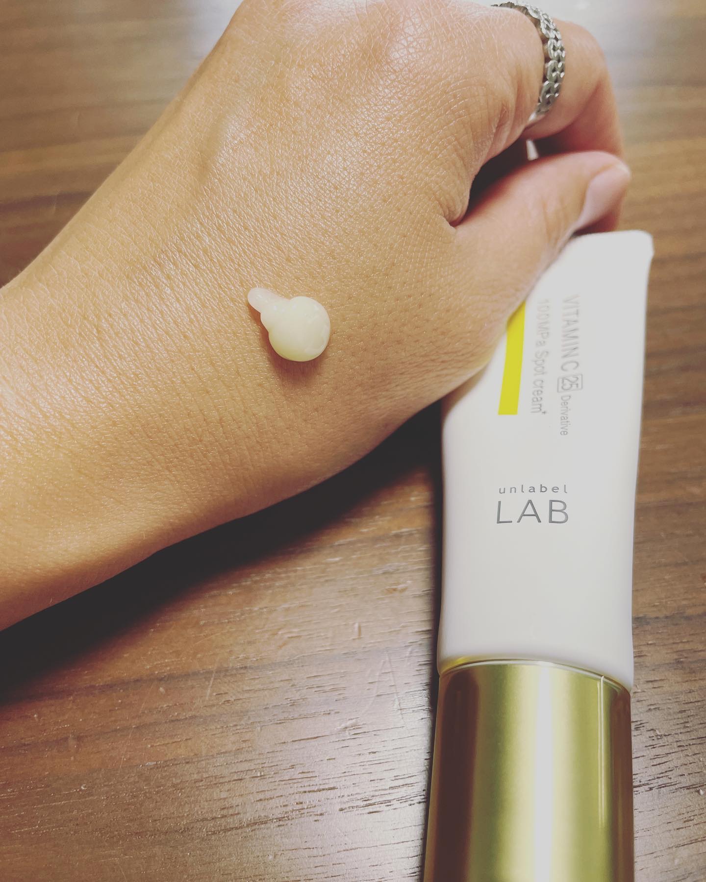  V スポットクリーム /unlabel/フェイスクリームを使ったクチコミ（2枚目）