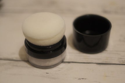 スポンジ付きチーク容器/DAISO/その他化粧小物を使ったクチコミ(3枚目)