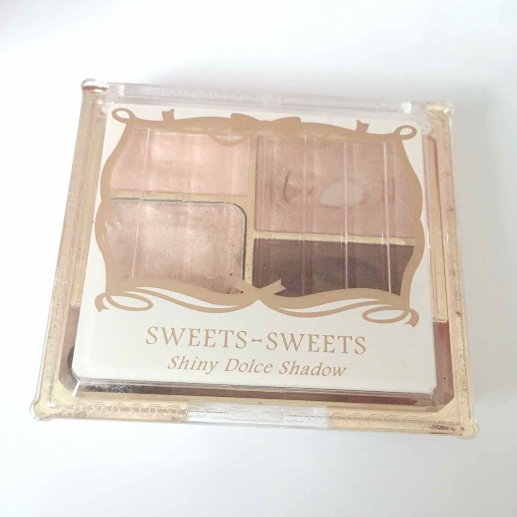 fresh_glow6507 on LIPS 「底見えコスメありました!スウィーツスウィーツのアイシャドウ💐こ..」(1枚目)