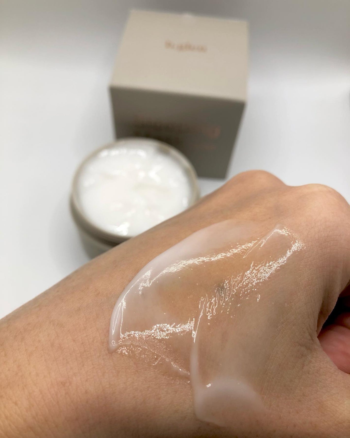 ユアン on LIPS 「洗い流し不要!!集中ナイトケアパックb.glen"スリーピング..」(5枚目)