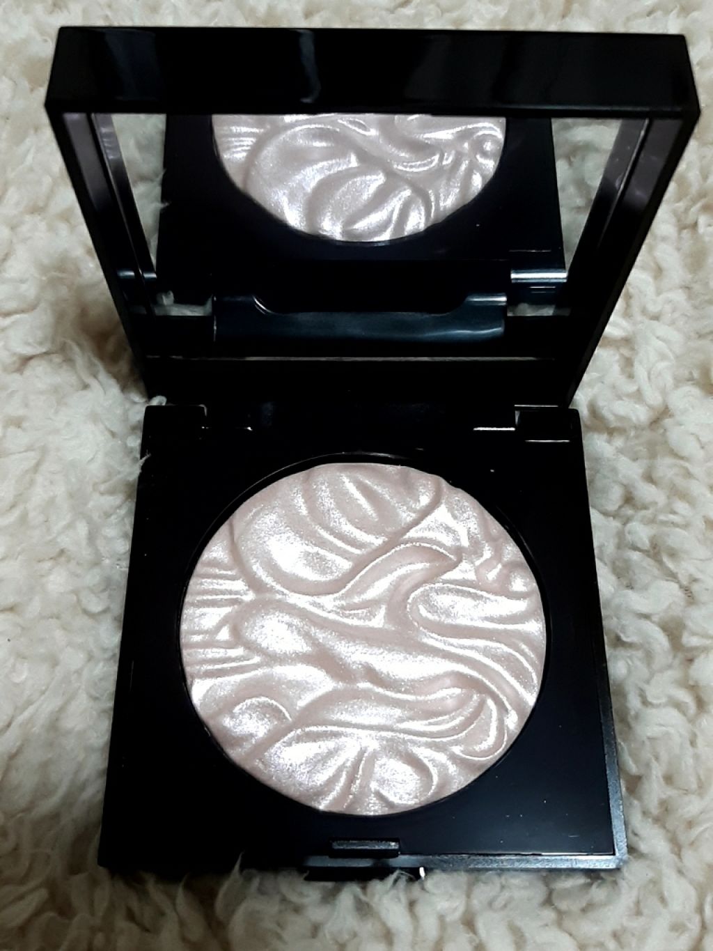 フェイスイルミネーター/ローラ メルシエ/パウダーハイライトを使ったクチコミ(1枚目)