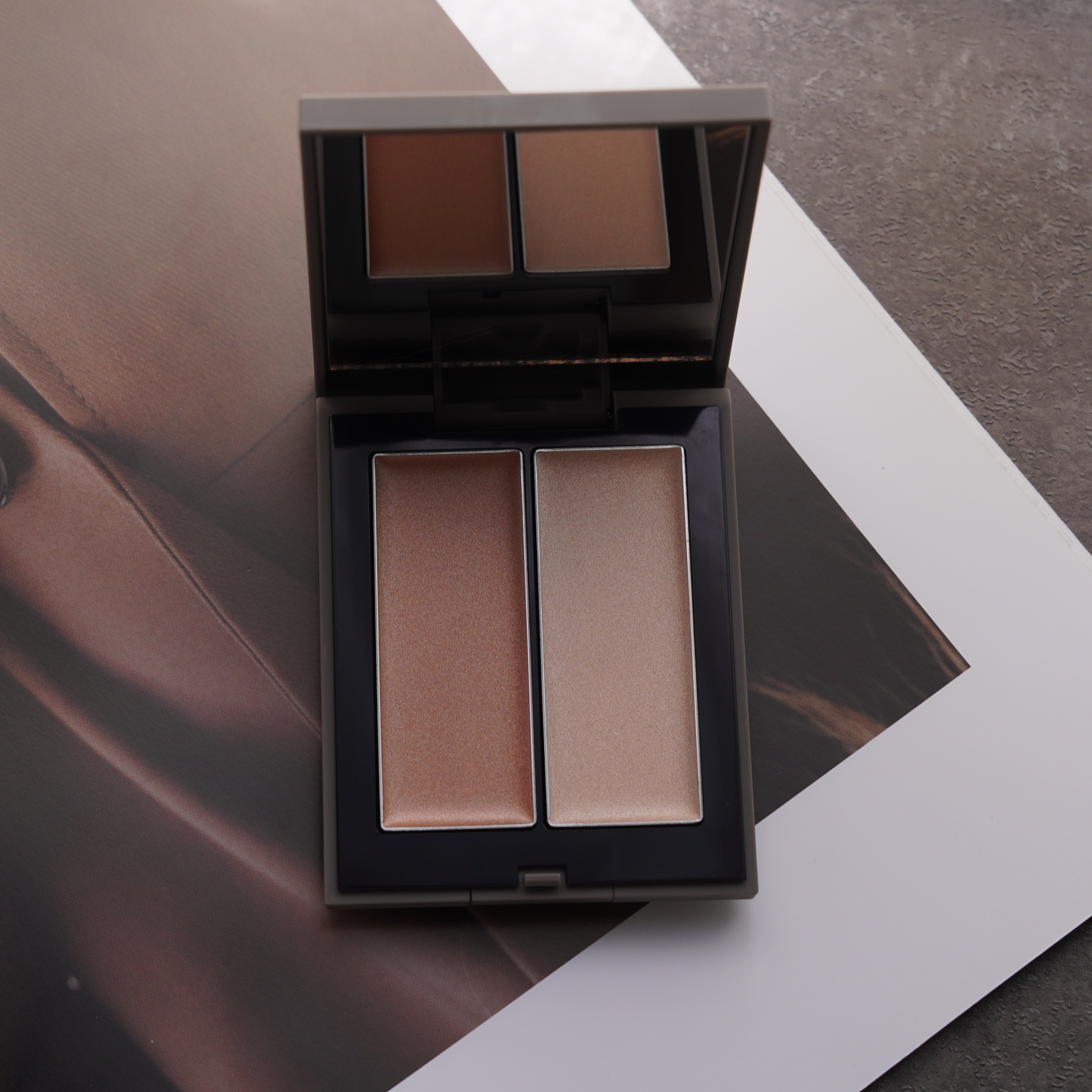 THREE シマリング グロー デュオ/THREE/クリームハイライトを使ったクチコミ（1枚目）