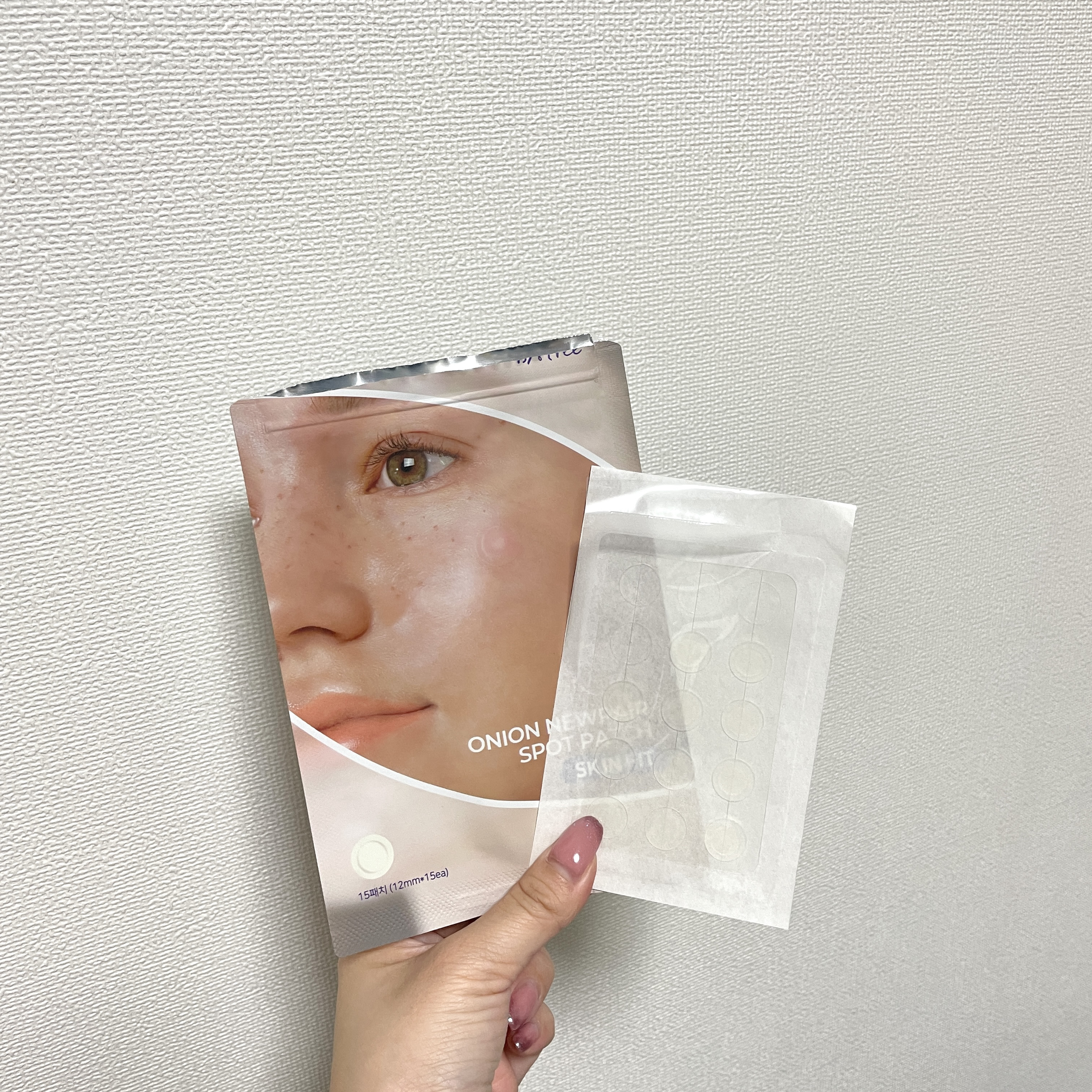 Isntree オニオンニューペアスポットパッチ スキンフィットのクチコミ「ニキビできた時のお守りパッチ👾悪化せず、治ってくれるから、まじで手放せない!!!

スキンフィ.....」（1枚目）