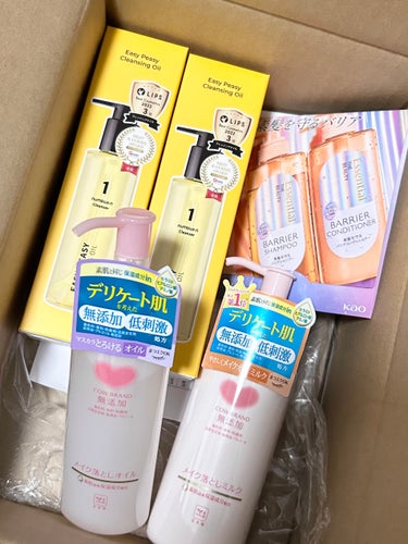 クレンジング4つ届いたよーっ🥳
カウブランド、フォーム洗顔とか使ってたけどメイク落としは初めて！ミルクだけのつもりが、気になってオイルとミルク同時に買っちゃった🫧
ナンバーズインのオイルは2本使い切って