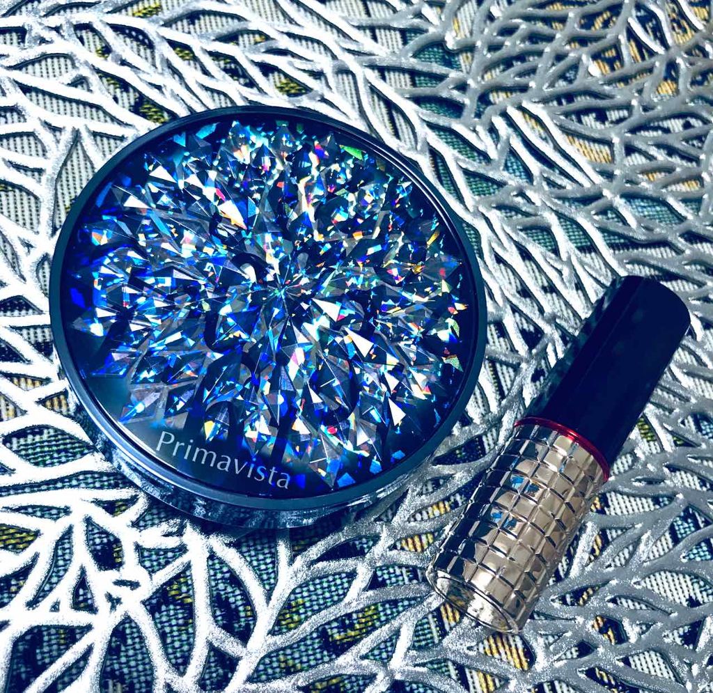 ミュウミュウ on LIPS 「キラキラのコンパクトが可愛すぎてゲット出来て嬉しい〜(*^_^..」(1枚目)