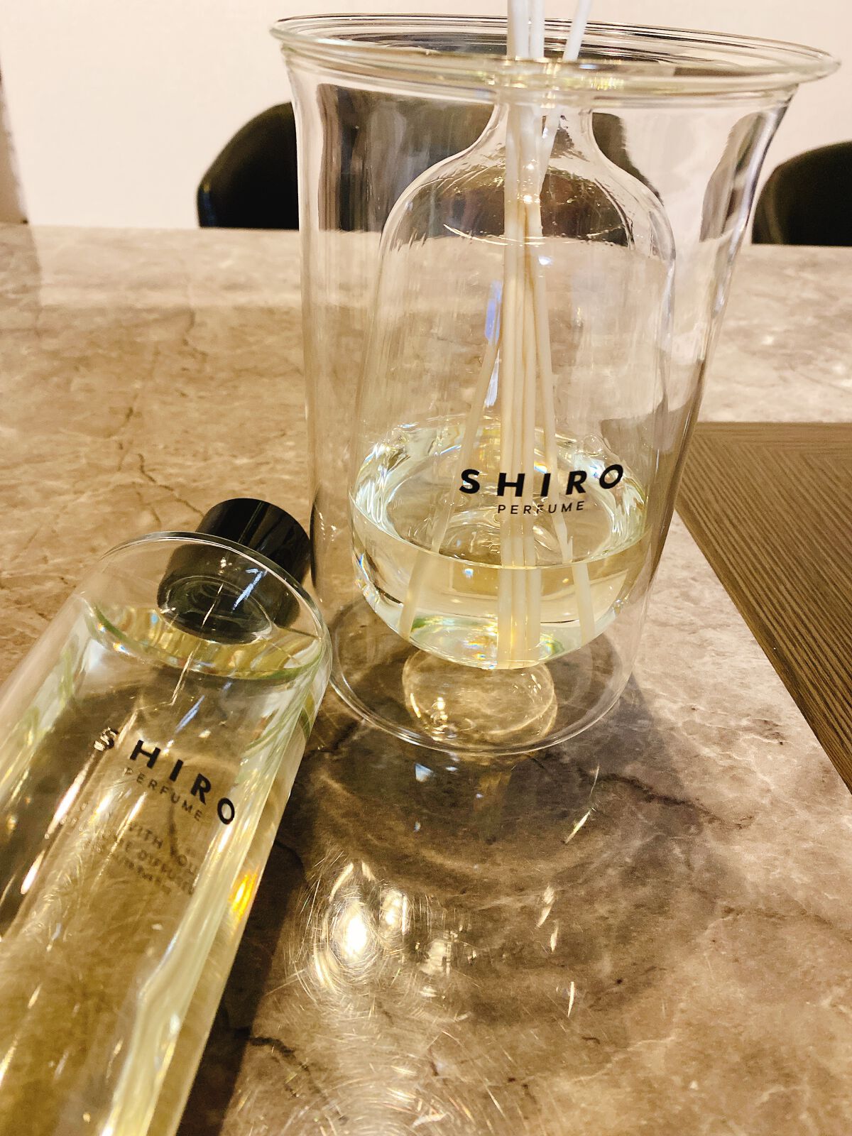 SHIRO パフュームディフューザー グラスベース 試してみた】SHIRO パフュームディフューザー グラスベースの