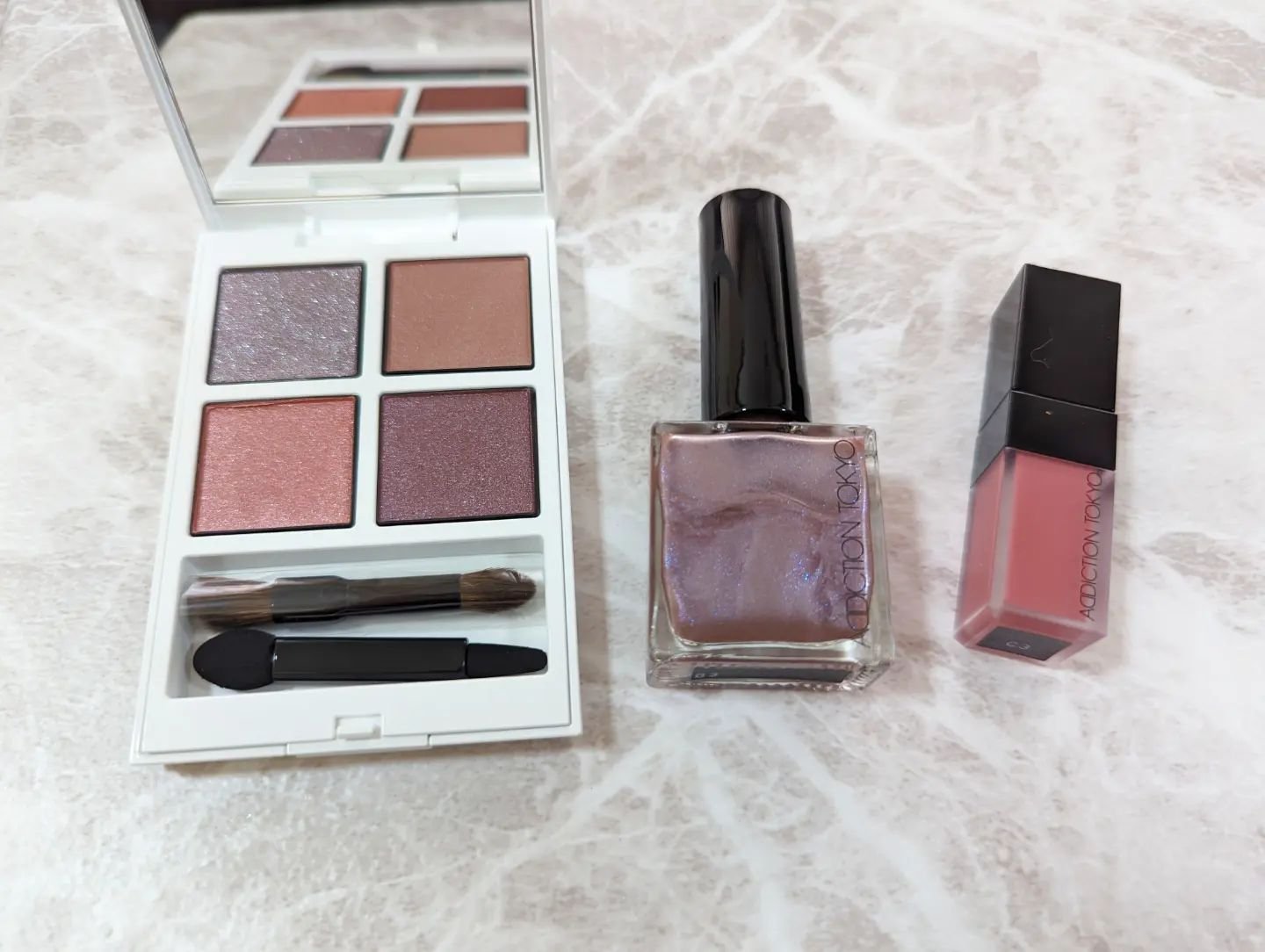 ホリデー アディクション サイレント ウィッシュⅠ/ADDICTION/メイクアップキットを使ったクチコミ（2枚目）