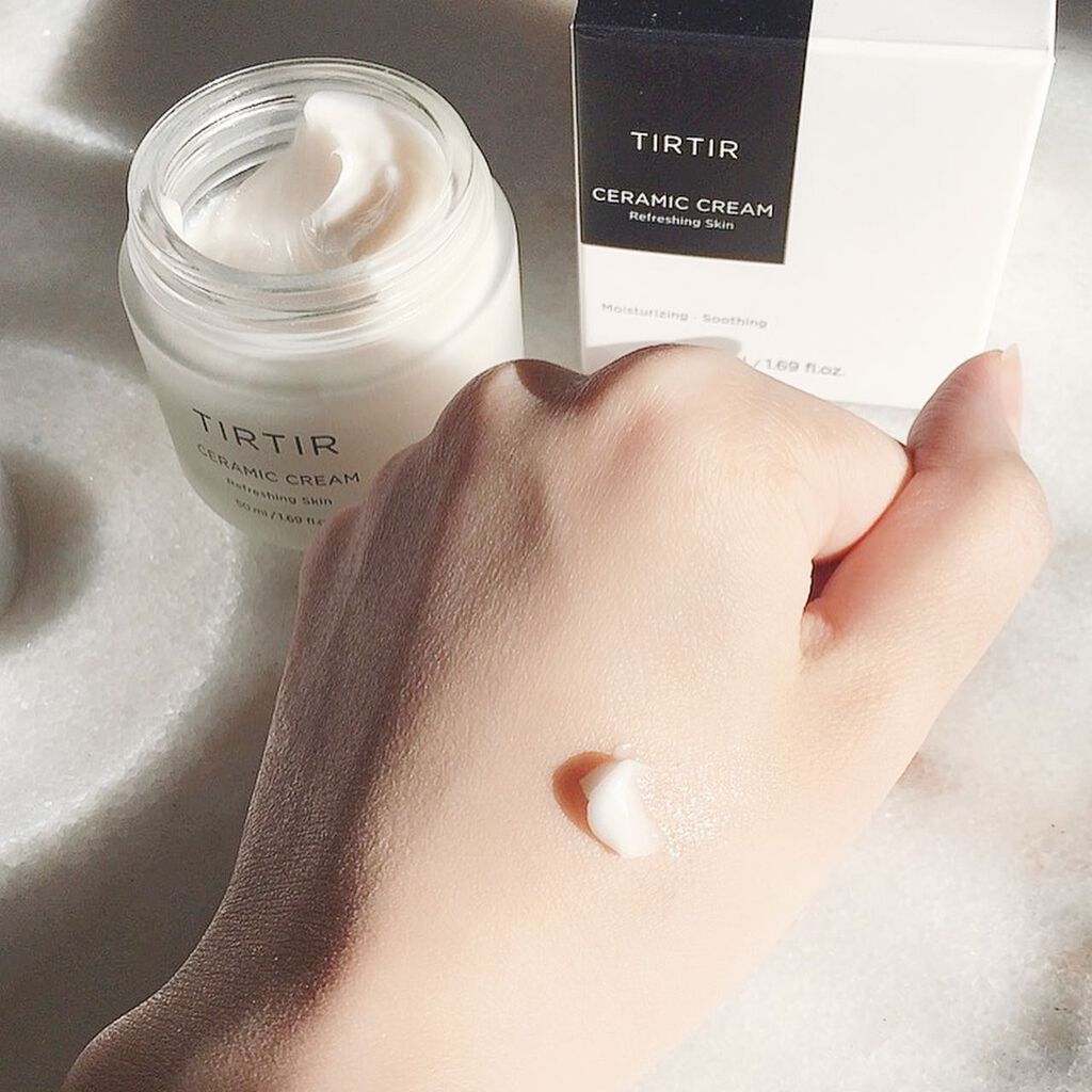 TIRTIR(ティルティル) セラミッククリームのクチコミ「

𝐓𝐈𝐑 𝐓𝐈𝐑
𝐂𝐄𝐑𝐀𝐌𝐈𝐂𝐂𝐑𝐄𝐀𝐌🤍
　
　
リピーター率84%‼︎
14日間で仕上.....」（3枚目）