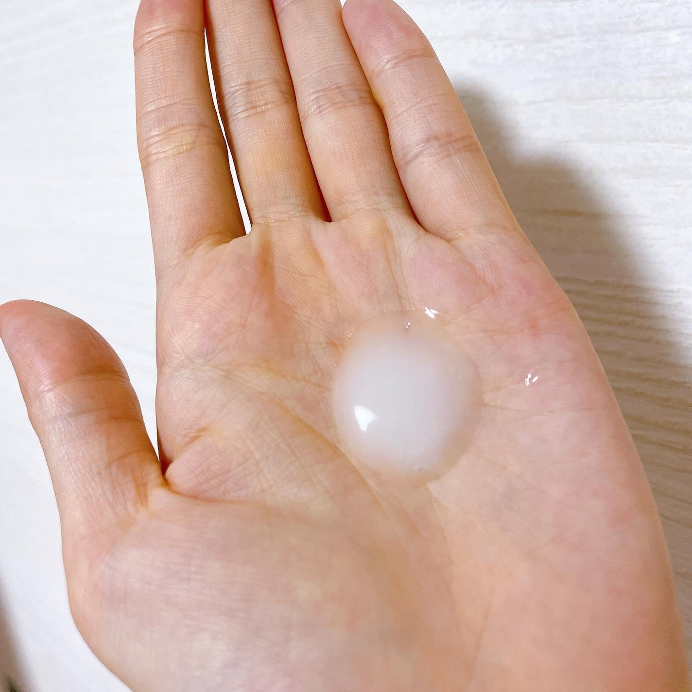 ミラクルズ うるおいブーストミルクウォーターセラム/パンテーン/アウトバストリートメントを使ったクチコミ(2枚目)