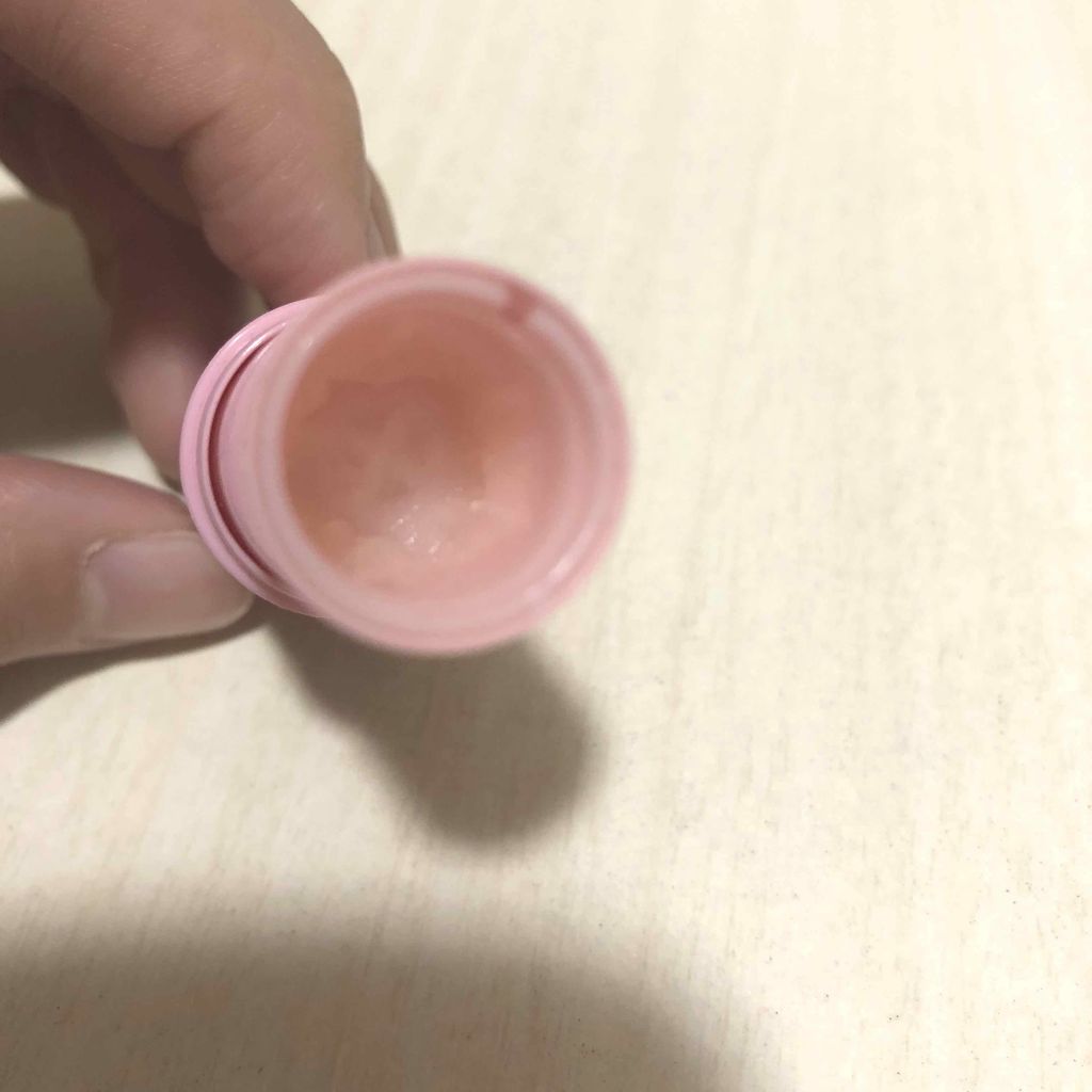 リップベビーナチュラル スイートチェリーの香り/メンソレータム/リップクリームを使ったクチコミ（2枚目）