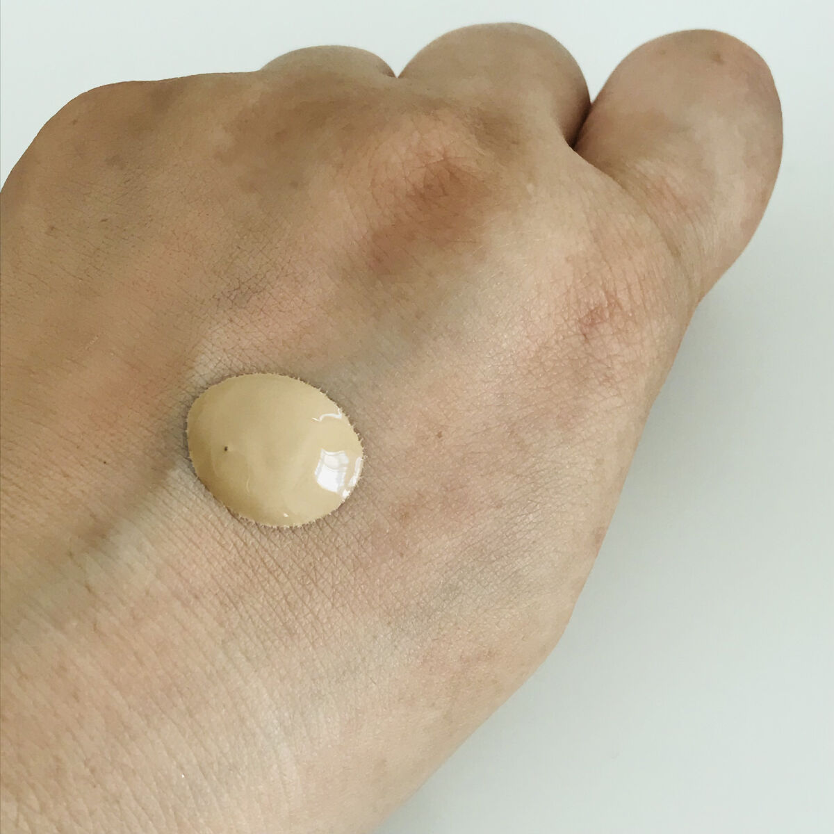 アクアラスティングファンデーション 04ミディアムベージュ/Witch's Pouch/リキッドファンデーションを使ったクチコミ（3枚目）