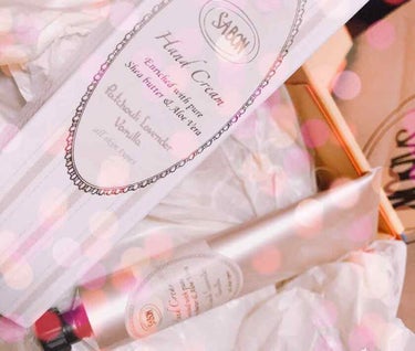 ホワイトデーにいただいた、SABON パチュリ・ラベンダー・バニラをご紹介します❁❀✿✾

香りがよく、テクスチャは柔らかめですぐにお肌に浸透します。
SABONの商品に憧れていたのでとても満足です⸝⸝