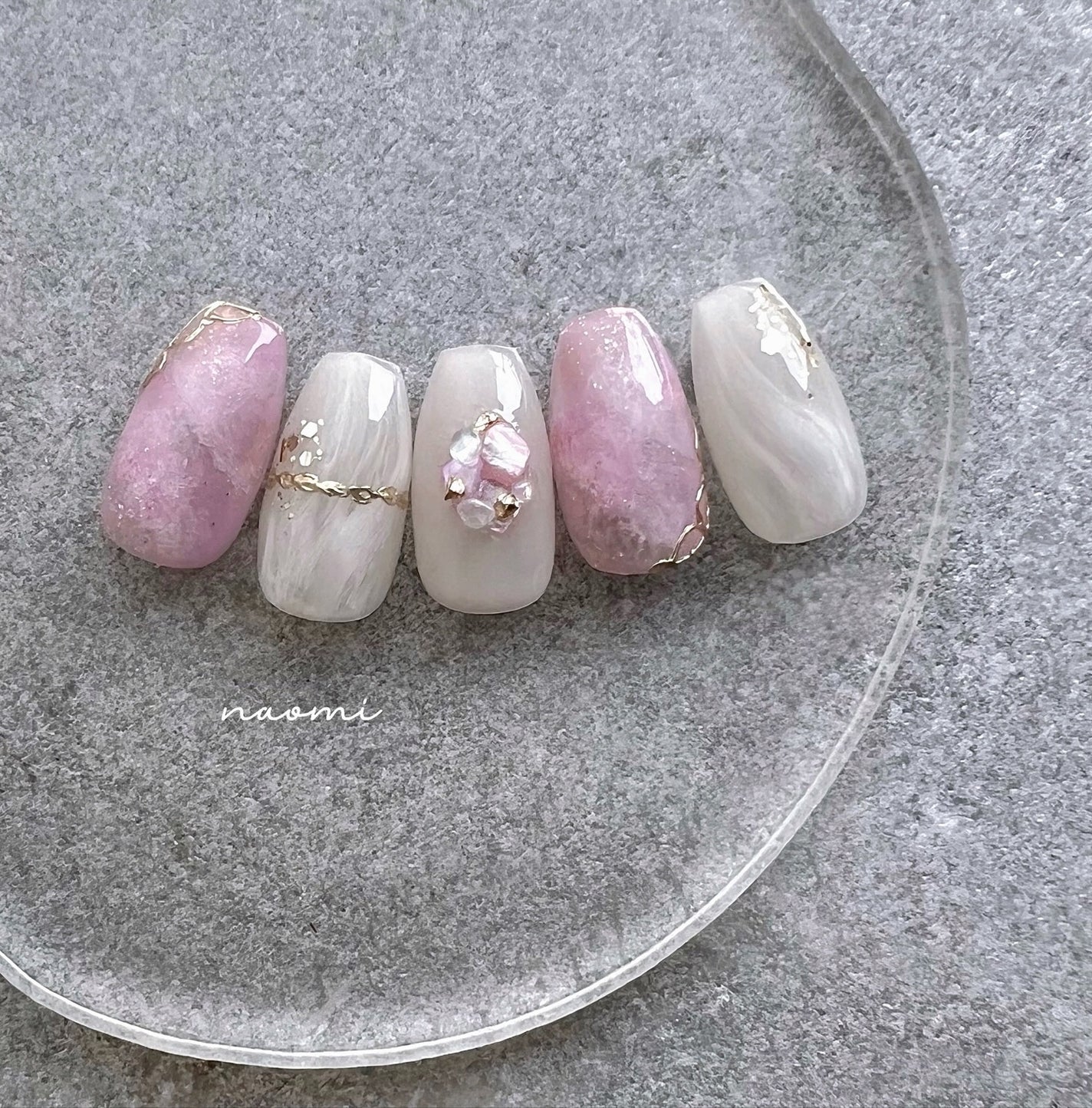 naomi on LIPS 「6月時短artはローズクォーツ😊詳細は@nail_acad..」(1枚目)