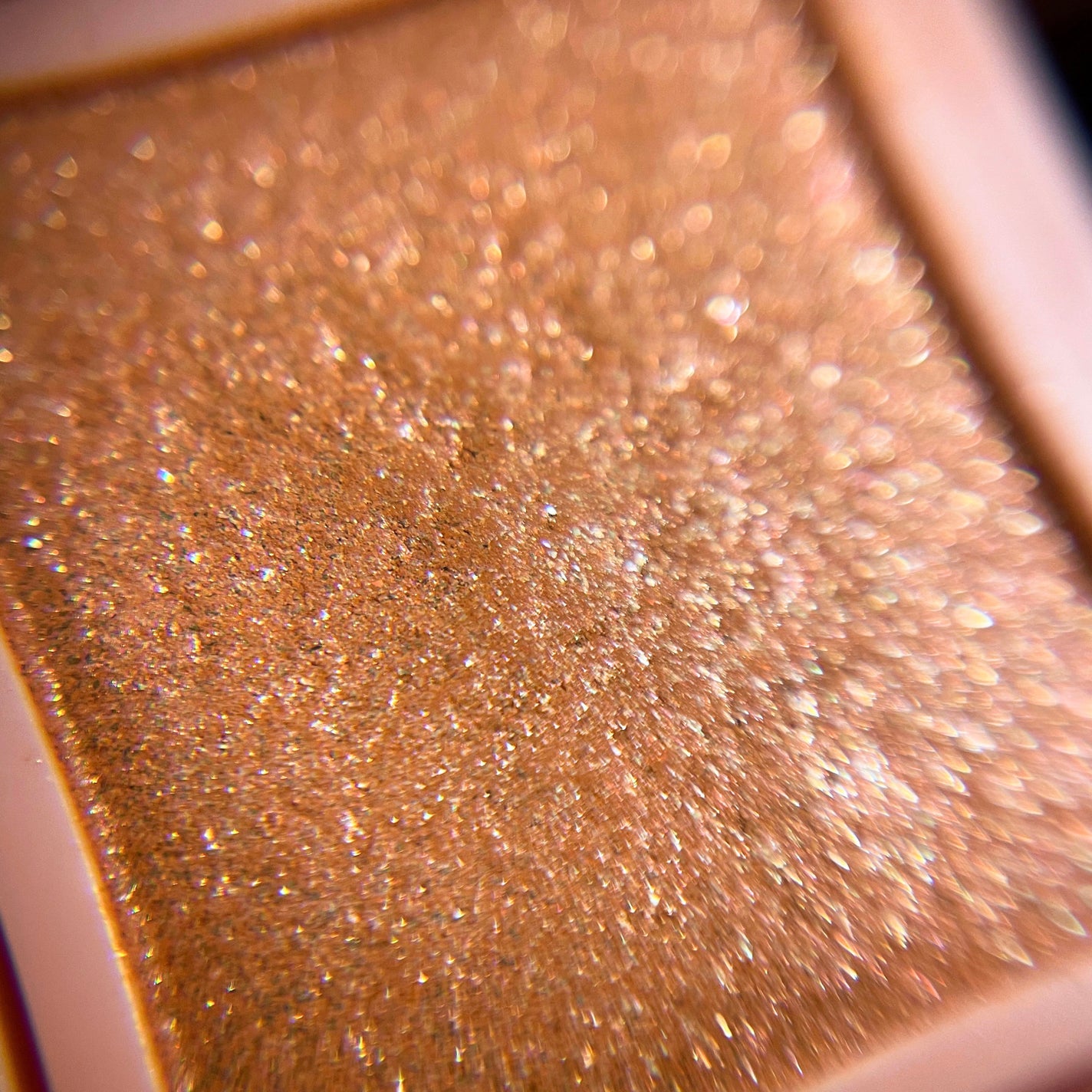 フーミー シングルラメシャドウ/WHOMEE/単色アイシャドウを使ったクチコミ(4枚目)