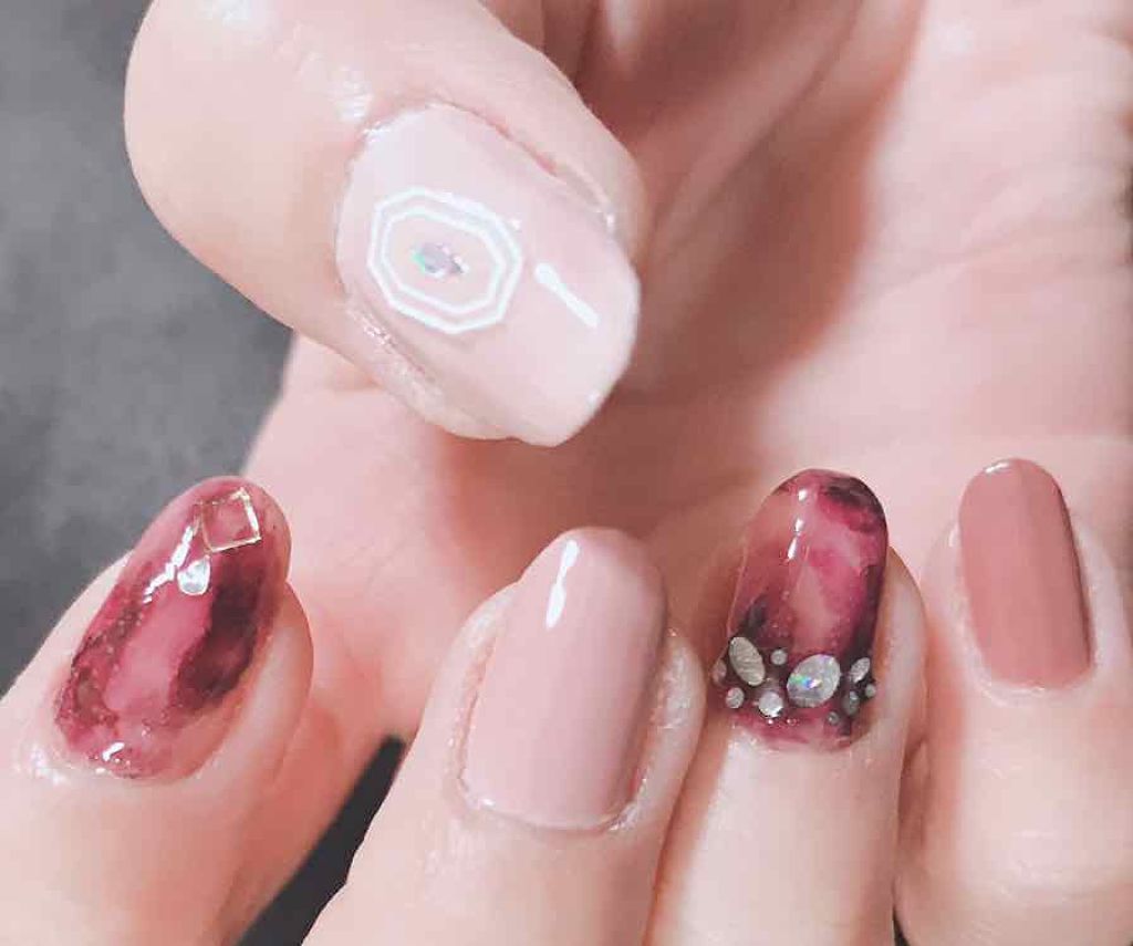 麦茶豆🐈⬛フォロバ100 on LIPS 「プチプラセルフネイル💅人差し指と薬指ですが、ベースの色は中指ぐ..」(2枚目)