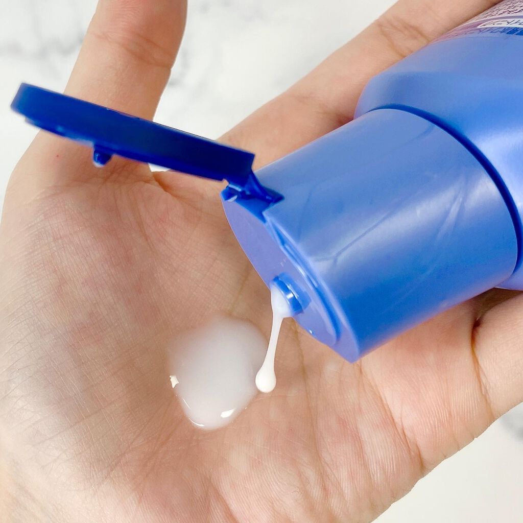 プレミアムボディミルク ホワイトニング【医薬部外品】 /ニベア/ボディミルクを使ったクチコミ(5枚目)