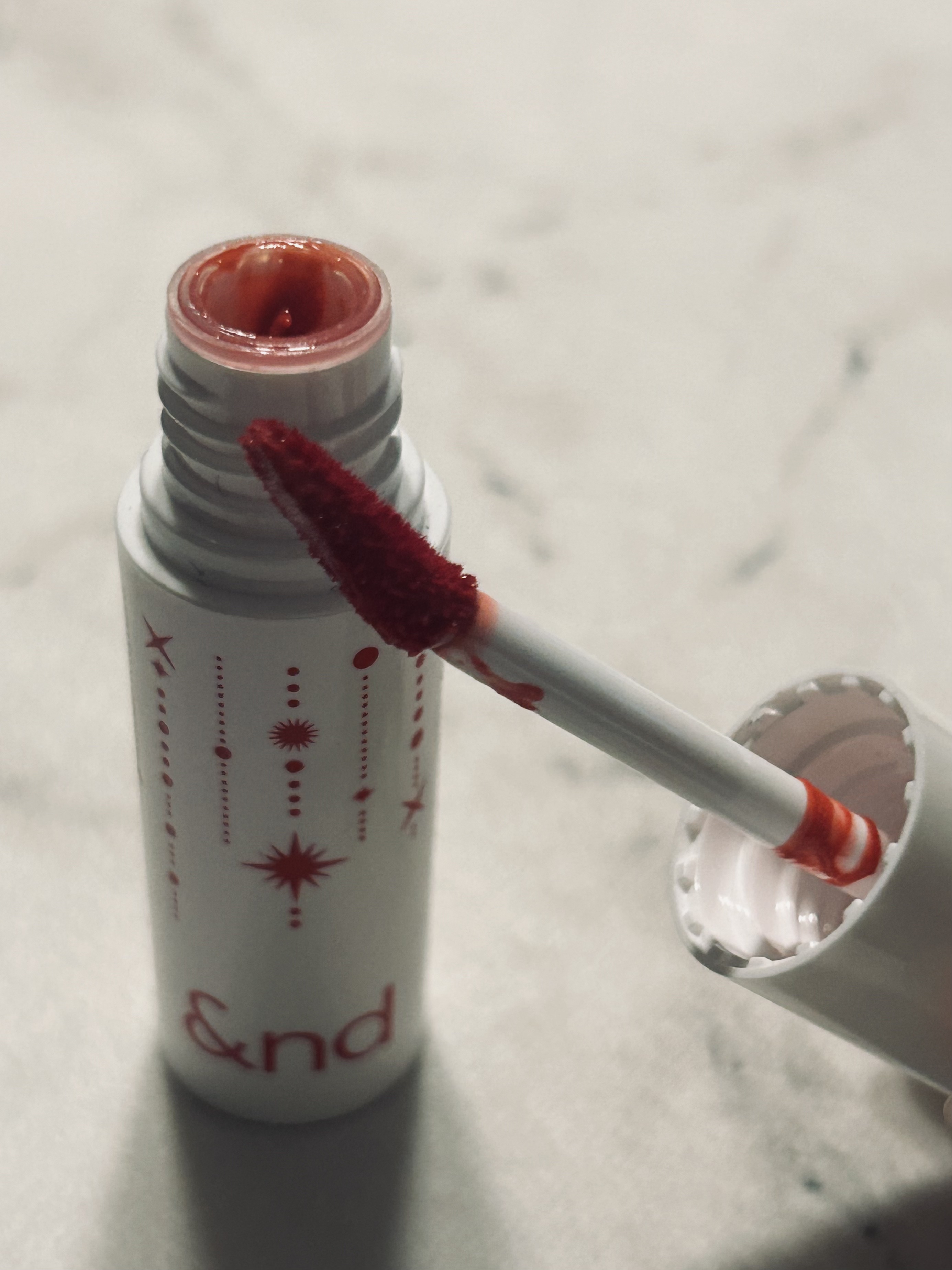 アンドバイロムアンド　グラッシーボムティント/&nd by rom&nd/リップティントを使ったクチコミ（3枚目）