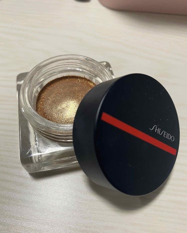 SHISEIDO オーラデュウ　プリズム　04Aurora

今までアイシャドウにこだわりはそこまでなかったのですが、たまたま店頭で見かけて買ってみました！

チークカラー・アイシャドウ・リップカラーと