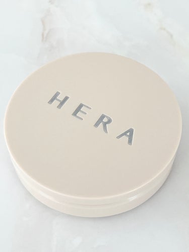 HERA ランジェリーコレクション ヌードグロウ マルチパレットのクチコミ「◎柔らかな粉質でしっとりツヤ感
◎持ち運びやお直しにぴったりのマルチパレット
◎ひとはけで自然.....」（2枚目）