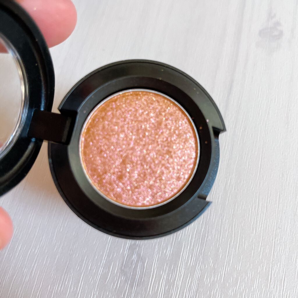 スモール アイシャドウ チュチュ グッド/M・A・C/単色アイシャドウを使ったクチコミ（3枚目）