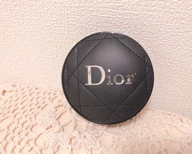 ＊Dior ディオールスキン フォーエヴァー クッション (SPF 35 - PA+++)

大変良しであります！
クッションファンデ特有のツヤというよりはややマットなので、顔に髪が付いたりペタペタしま