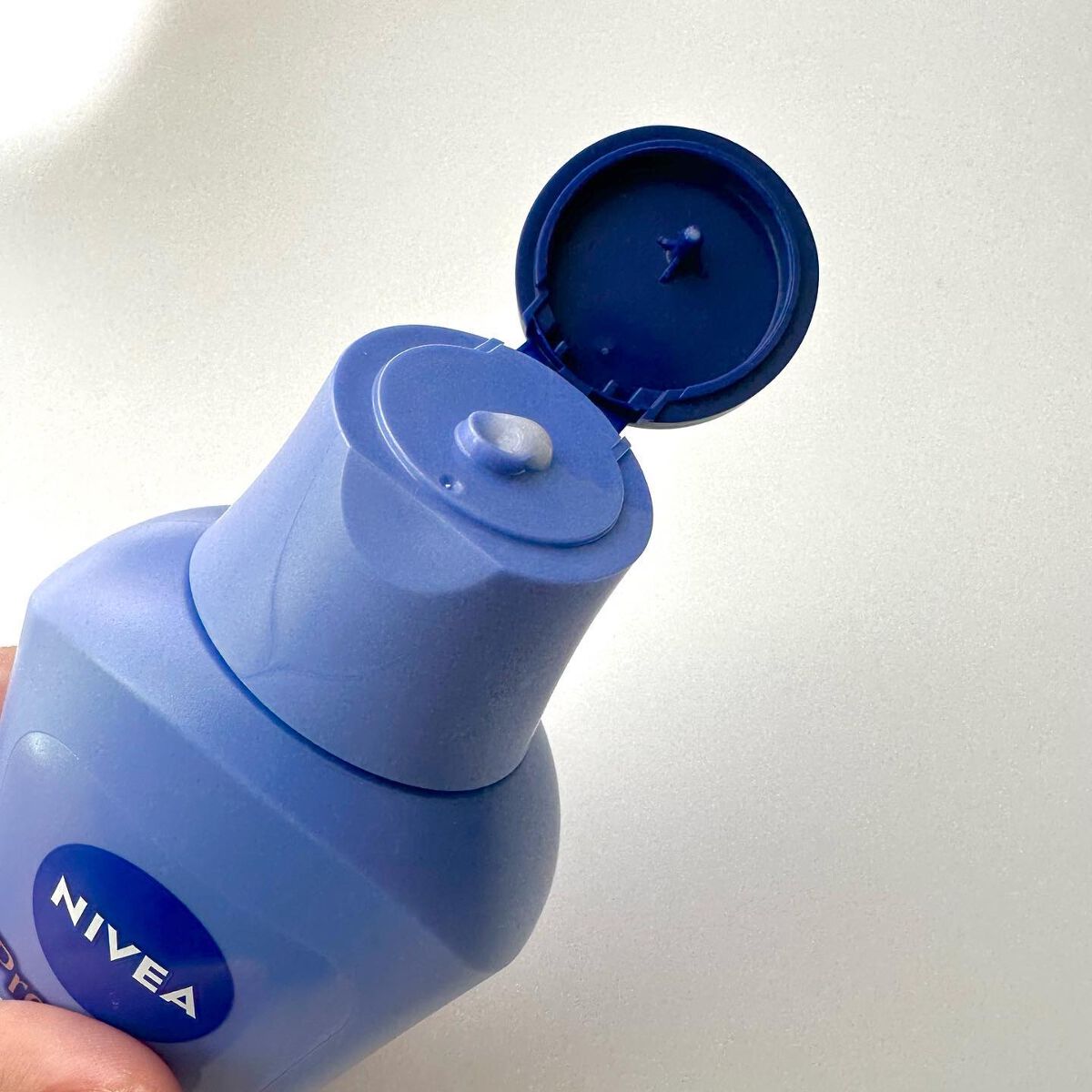 プレミアムボディミルク ホワイトニング【医薬部外品】 /ニベア/ボディミルクを使ったクチコミ(3枚目)