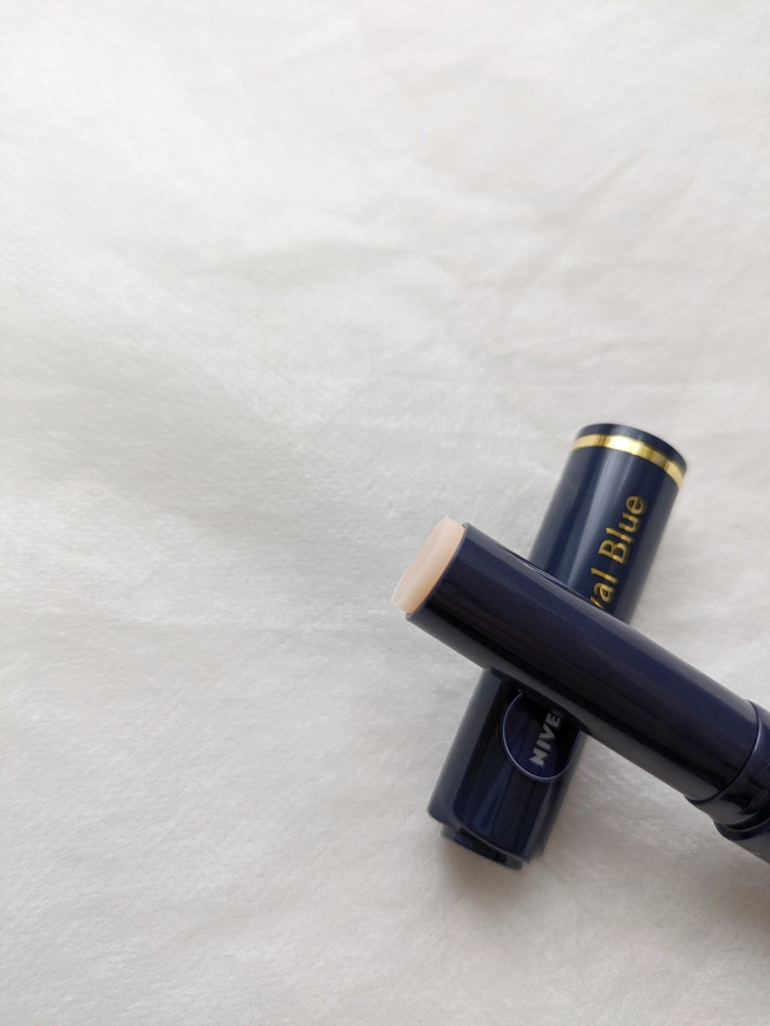 ニベア ロイヤルブルーリップ しっとりもっちりタイプ/ニベア/リップクリームを使ったクチコミ（3枚目）