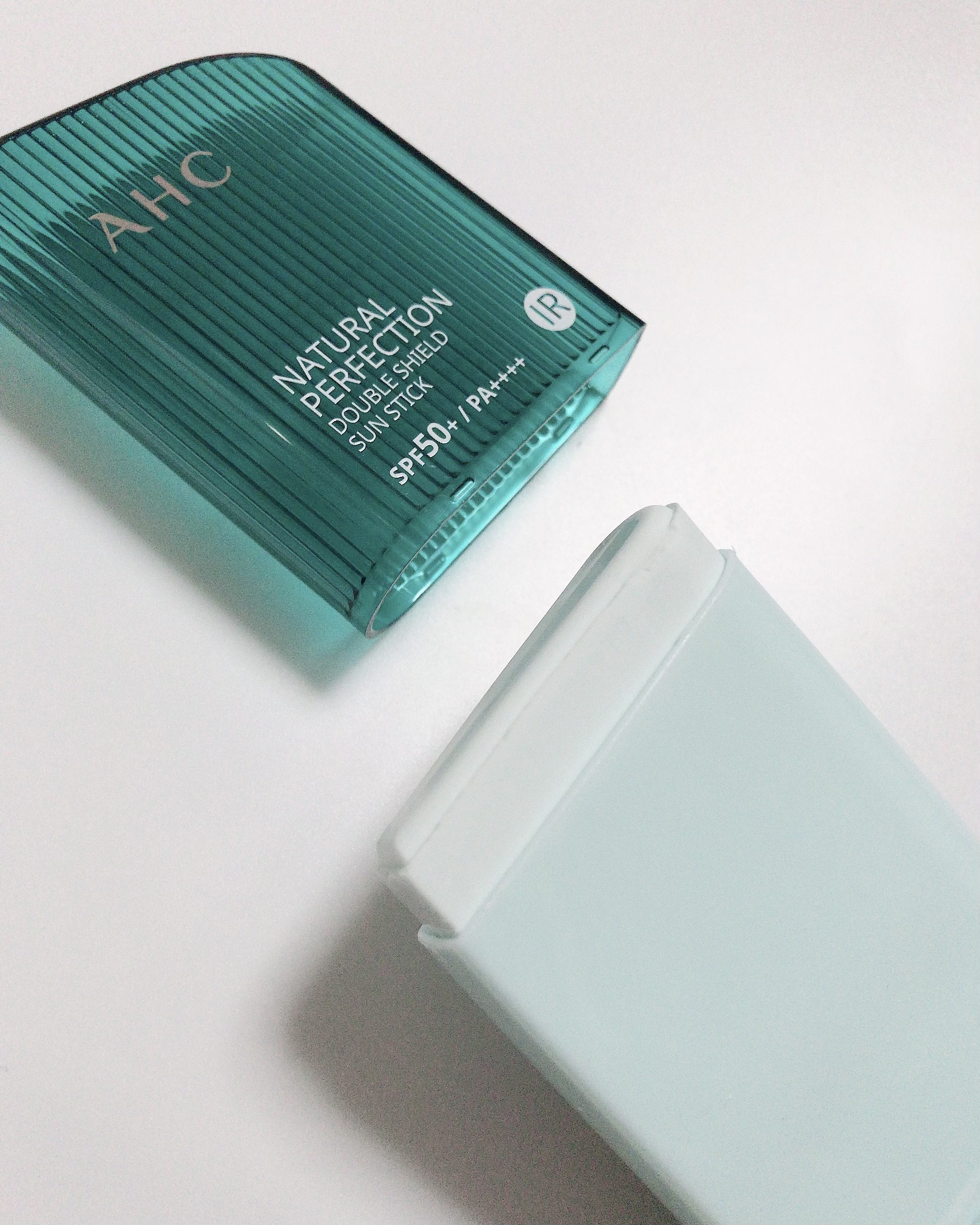 ナチュラル パーフェクション ダブル シールド サンスティック/AHC/日焼け止めスティックを使ったクチコミ（2枚目）