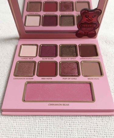 シナモン ベア メイクアップ コレクション/Too Faced/アイシャドウパレットを使ったクチコミ（3枚目）